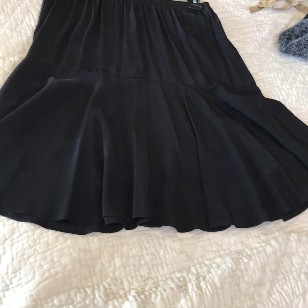 Dropped waist flared black skirt 10 - Picture 5 of 6